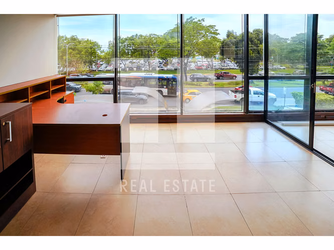 Se Vende Oficina en Bella Vista - Imagen 6