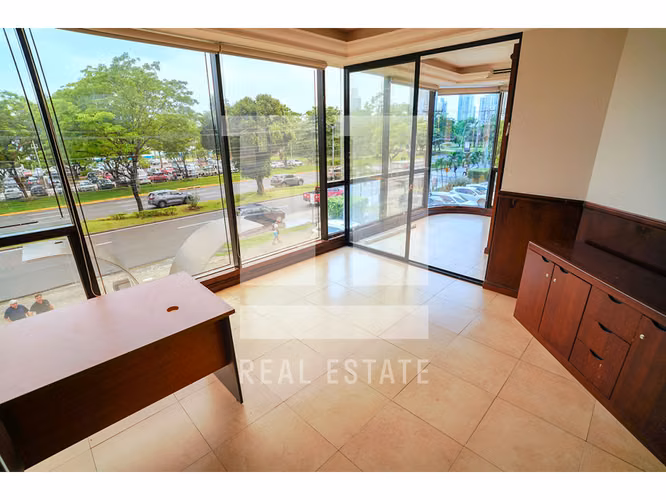 Se Vende Oficina en Bella Vista - Imagen 5