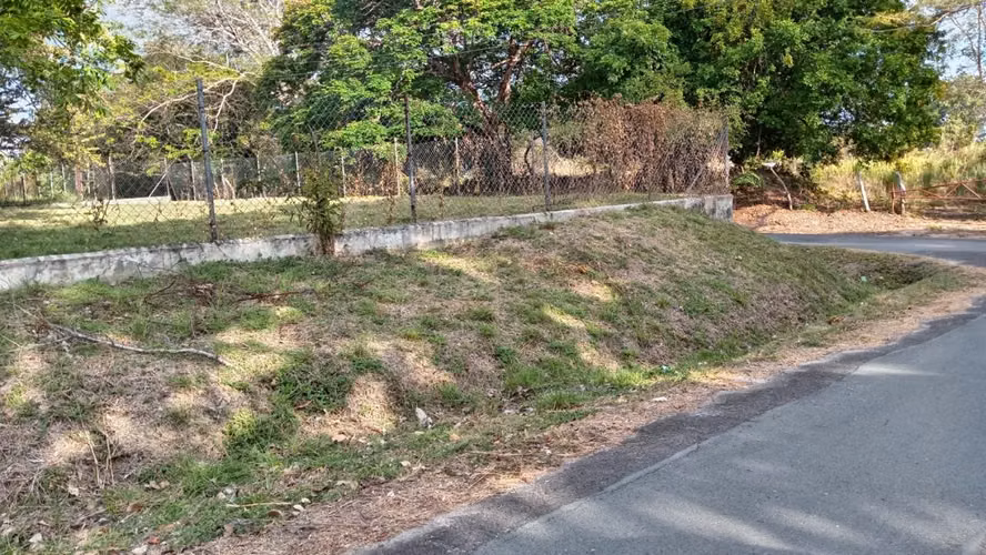 Vendo terreno a 1 minuto Vía Principal San Carlos