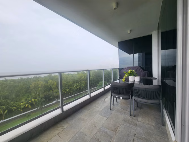 Apartamento en venta en primera línea en Costa del Este MC