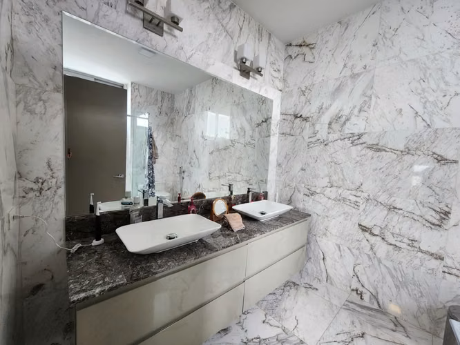 Apartamento en venta en primera línea en Costa del Este MC