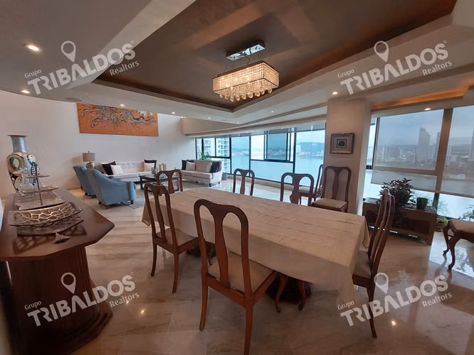 Venta de Penthouse de dos Pisos en Paitilla - Imagen 4