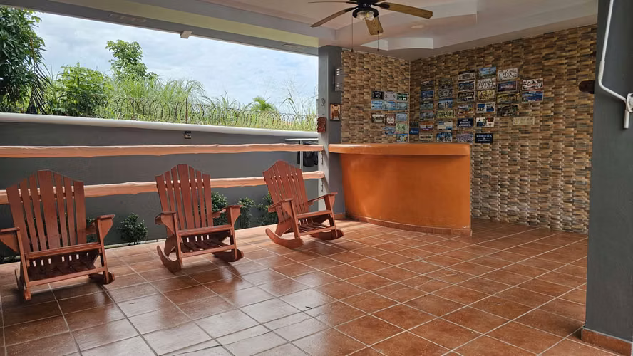 Casa en Venta en Coronado con Piscina y Terreno de 1000m²