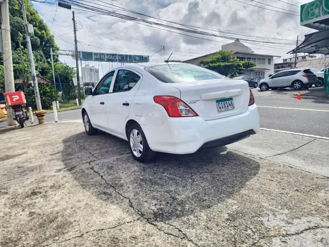 Nissan Versa 2019 - Imagen 4