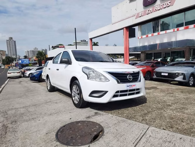 Nissan Versa 2019 - Imagen 2