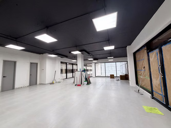 Se alquila oficina en Obarrio de 165 m2 - En remodelación