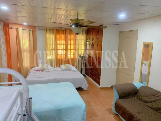 OPORTUNIDAD! Se Vende Casa en Gorgona Con Amplio Lote