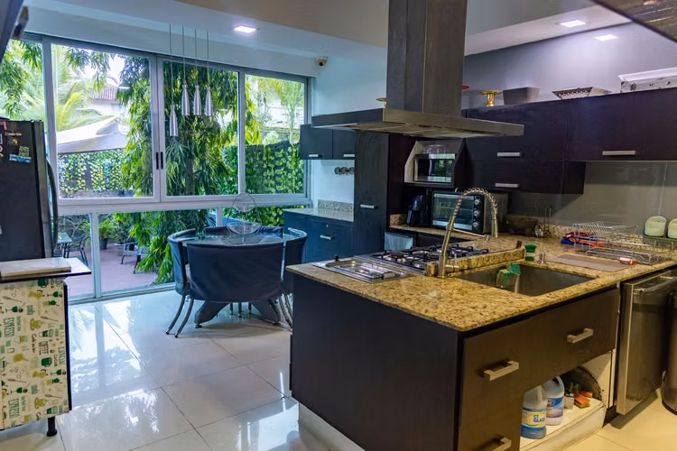 Melissa Foster Luxury Vende Hermosa Casa con Piscina en Albrook Área Revertida MF435