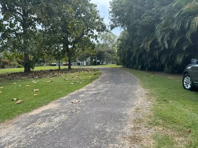Venta de Casa con terreno Playa Santa Clara Árboles Frutales
