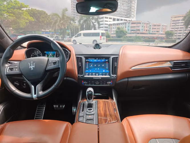 Maserati Levante Ermenegildo Zegna