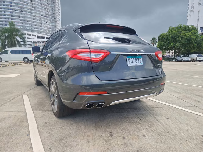 Maserati Levante Ermenegildo Zegna