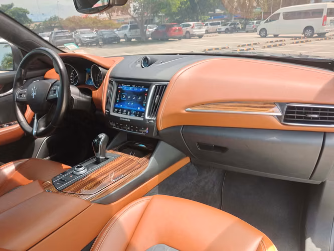 Maserati Levante Ermenegildo Zegna