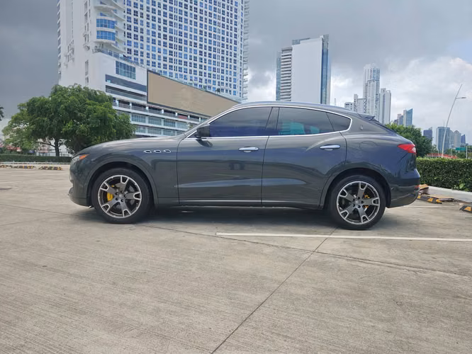 Maserati Levante Ermenegildo Zegna