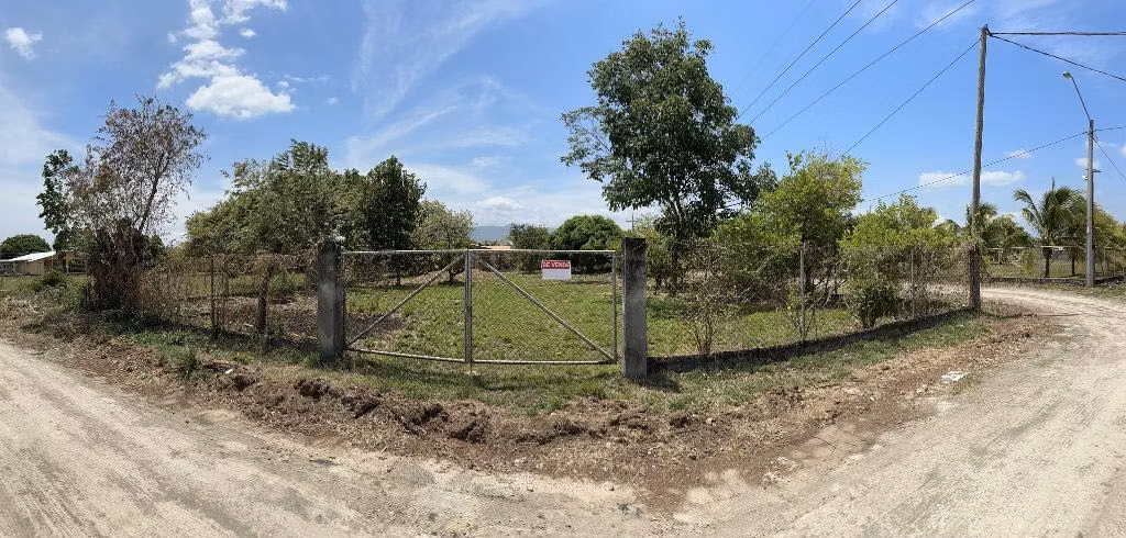 Terreno en esquina en Chame – Excelente ubicación y acceso