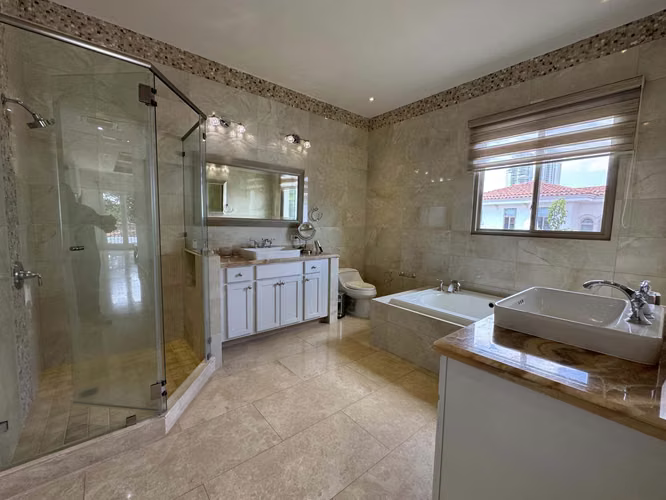 Vendo Residencia en Santa Maria Golf & Country Club - Imagen 15