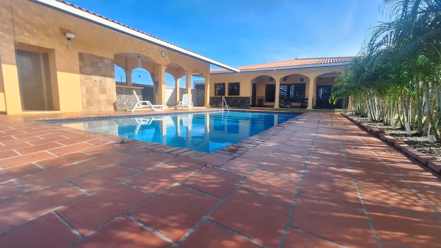 CHAME EL CELAJE VENTA DE INCREÍBLE CASA A 10 MINUTOS DE CORONADO