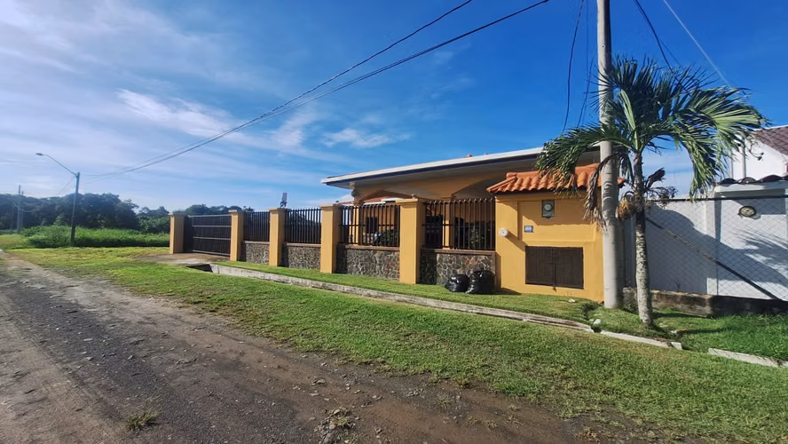 CHAME EL CELAJE VENTA DE INCREÍBLE CASA A 10 MINUTOS DE CORONADO