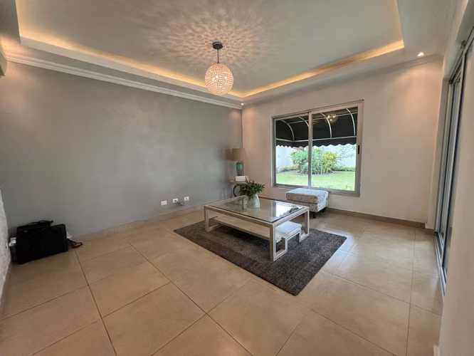 Casa en Venta en Dorado Village, Condado del Rey
