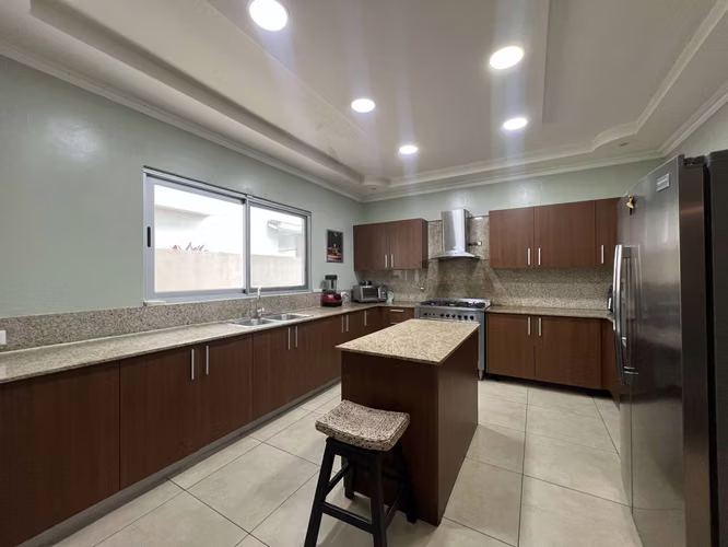 Casa en Venta en Dorado Village, Condado del Rey