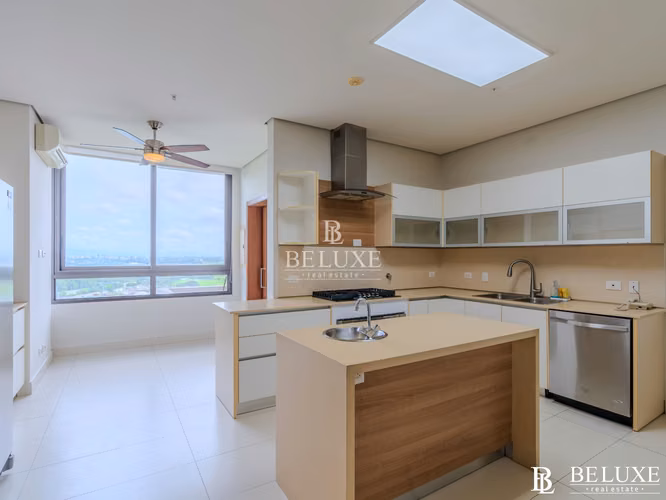 VENTA DE APARTAMENTO REMODELADO EN  PH LA VISTA, SANTA MARIA (3)