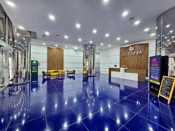 Oficina con divisiones en Punta Pacífica - PH Oceania Business Plaza