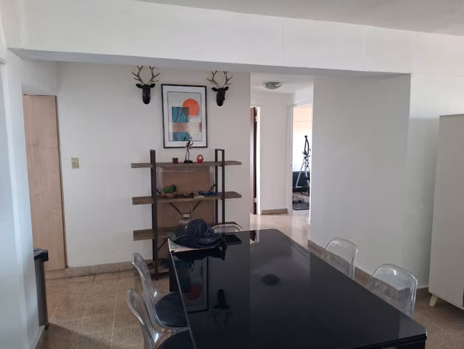 Se Vende Apartamento 3 recámaras, Ave. 12 de Octubre