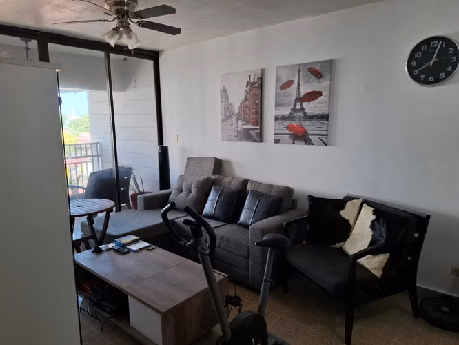 Se Vende Apartamento 3 recámaras, Ave. 12 de Octubre