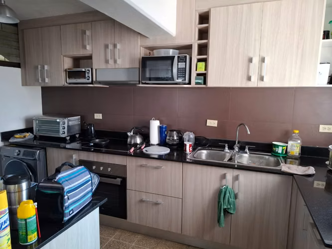 Se Vende Apartamento 3 recámaras, Ave. 12 de Octubre