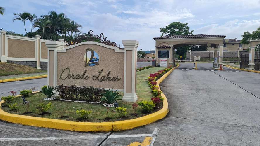 Se Vende Casa Duplex en PH Dorado Lakes Condado del Rey