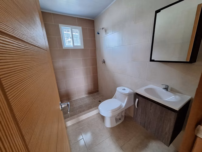 VENDO CASA. SANTA CLARA. PLAYA. RIO HATO.