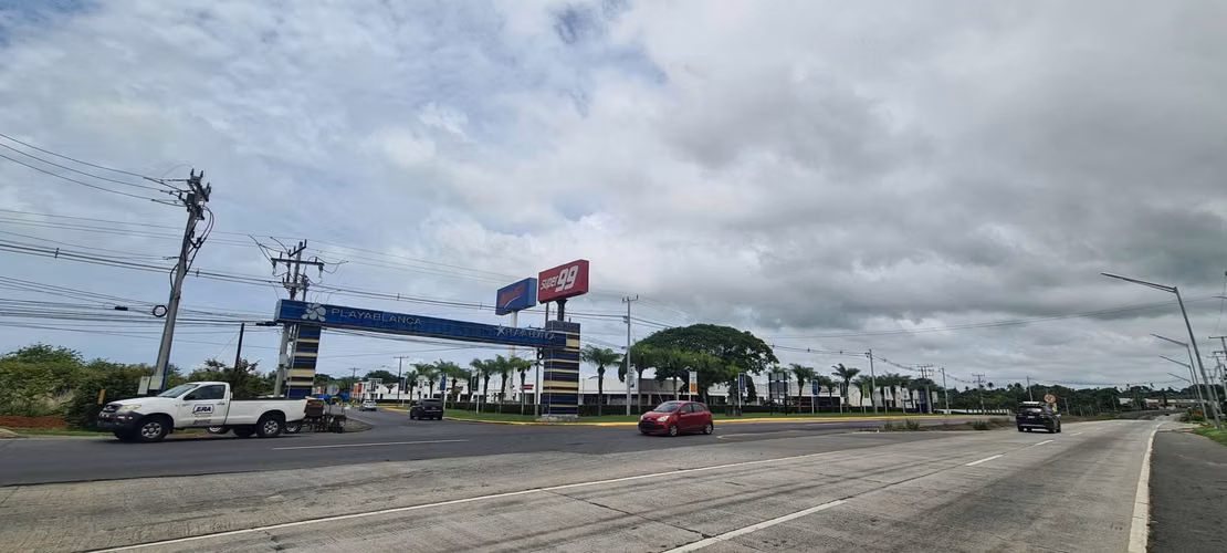 VENDO CASA. SANTA CLARA. PLAYA. RIO HATO.