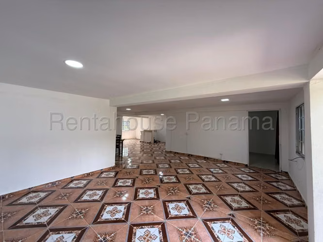 Venta de Casa Dúplex con 454 m2 de Terreno en Diablo 25-9629GG