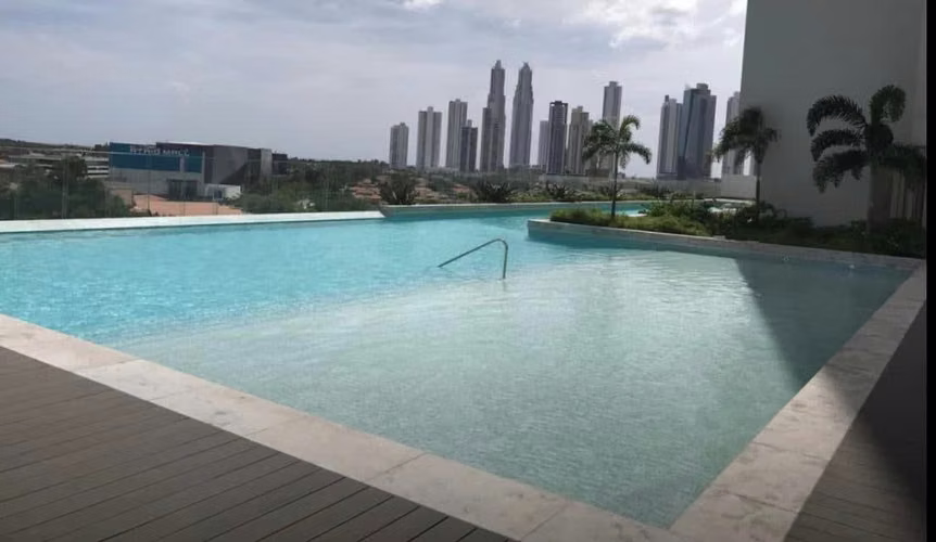 Venta de Apartamento de 235 m2 en PH Greenview, Santa María 26-276GG