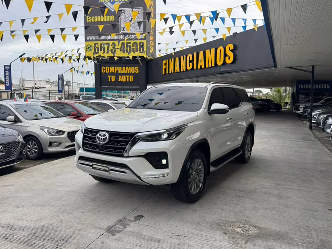Toyota Fortuner 2023 - Imagen 1
