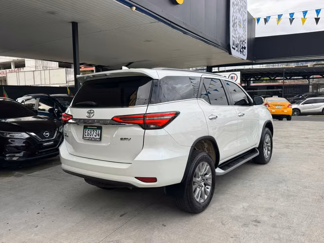 Toyota Fortuner 2023 - Imagen 4