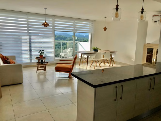 Melissa Foster Luxury Vende Hermoso Apartamento en el PH Clayton Park II MF1604