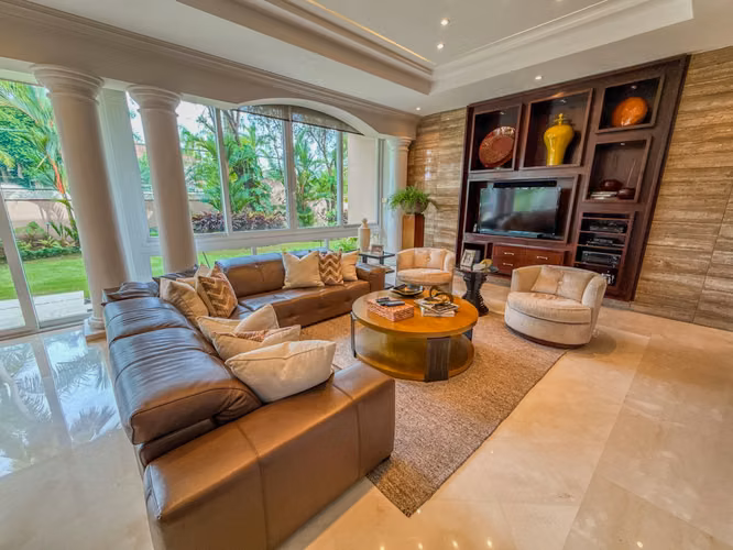 Casa en venta - Royal Pacific