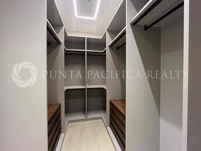 Alquiler En Ocean Reef | Waterfront Residences | Amueblado | 3 Rec