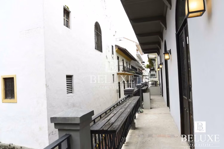 ALQUILER DE LOCAL COMERCIAL EN CASA FERAUD, CASCO ANTIGUO (P)