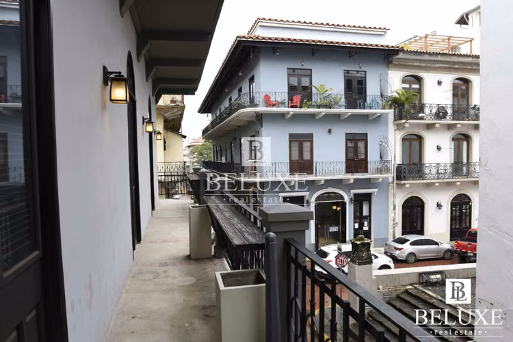 ALQUILER DE LOCAL COMERCIAL EN CASA FERAUD, CASCO ANTIGUO (P)