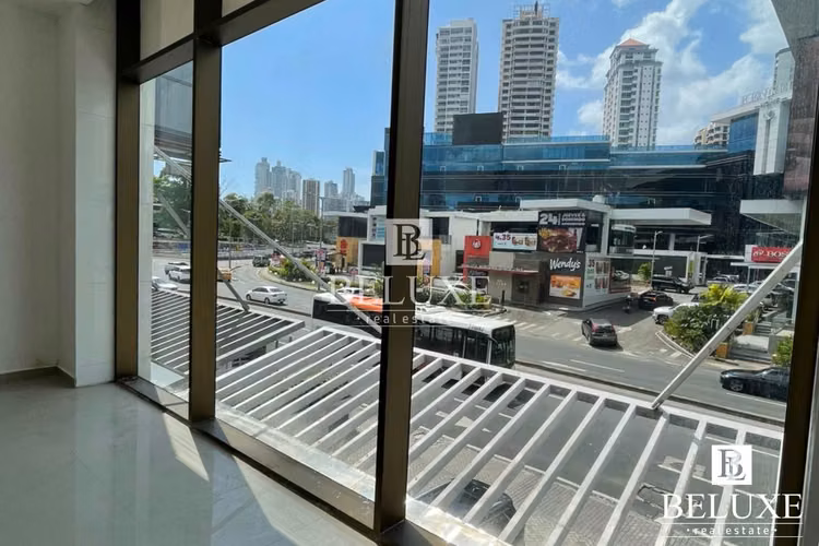 ALQUILER DE LOCAL COMERCIAL EN PLAZA PREMIER, VIA BRASIL (P)