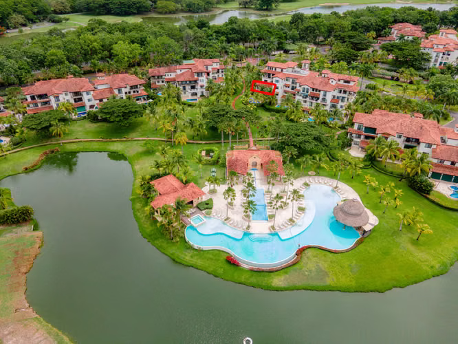 Elegante Apartamento de 3 Recámaras con Vista al Lago en Buenaventura