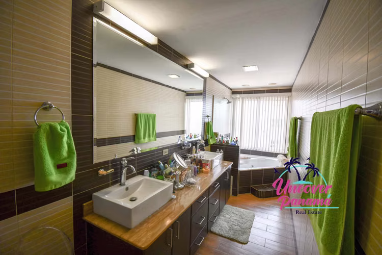 Apartamento Dreamscape frente al mar en PH Miramar
