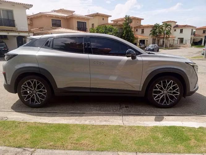 CHANGAN UNI-T COMO NUEVA 