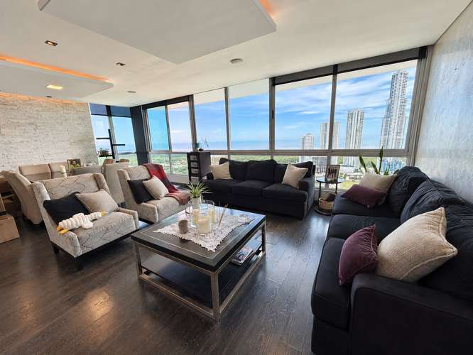 Luxury 3-Bed Apartment in Costa del Este with Ocean View