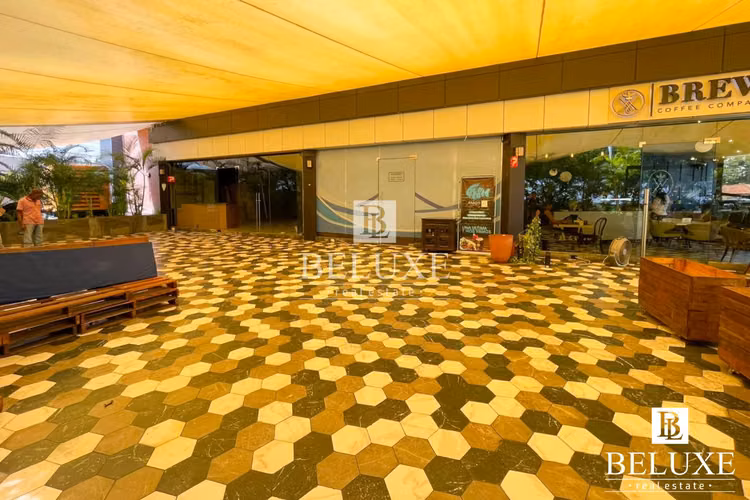 ALQUILER DE LOCAL COMERCIAL EN PLAZA SANTA ELENA STRIP, ALTOS DEL GOLF (12)