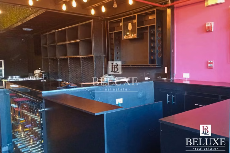 ALQUILER DE LOCAL COMERCIAL EN PLAZA SPOT 74, SAN FRANCISCO (P)