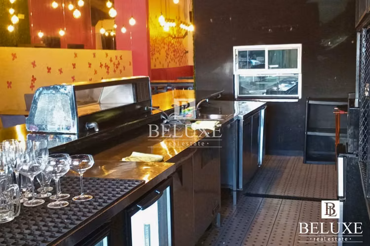 ALQUILER DE LOCAL COMERCIAL EN PLAZA SPOT 74, SAN FRANCISCO (P)