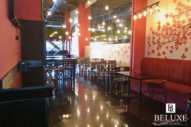 ALQUILER DE LOCAL COMERCIAL EN PLAZA SPOT 74, SAN FRANCISCO (P)