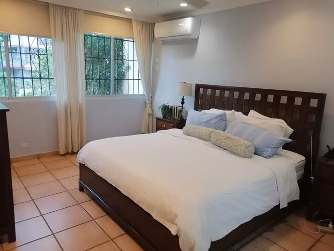CASA EN VENTA EN EL CARMEN, con oportunidad de proyecto comercial